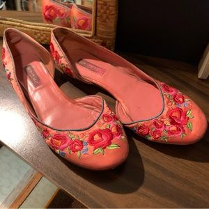 Betsey Johnson Made in Italy leather embroidered flats - size 10